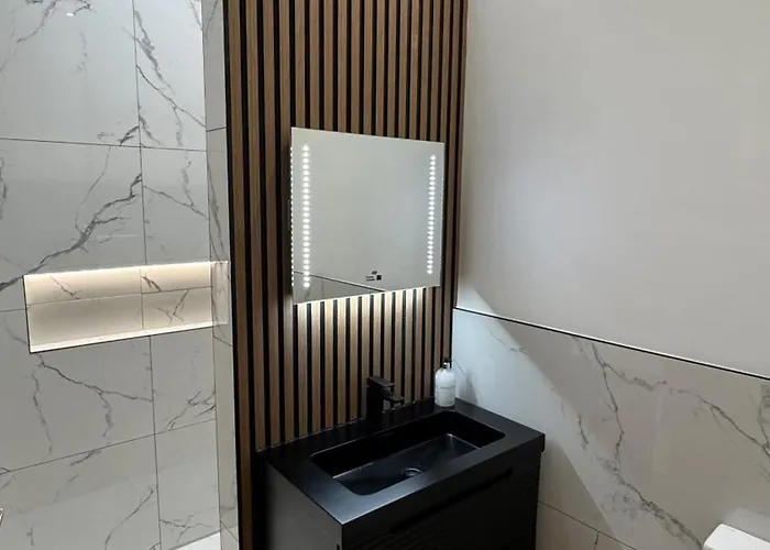 Ultra-central Loft Penthouse Sky Sports & Movies 公寓 *